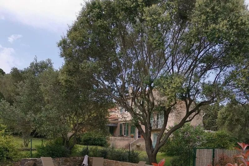 Bastide in Ramatuelle, 5 minutes from beaches and village.