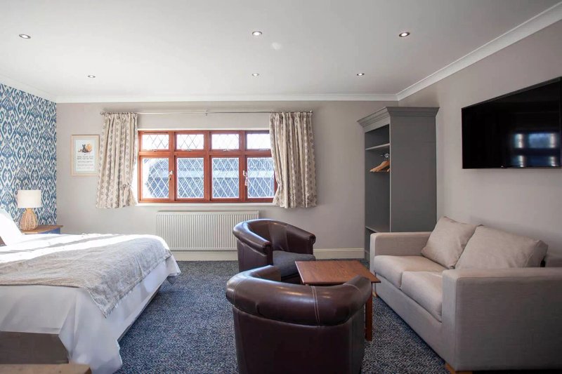 Woodborough Inn