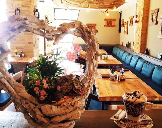 Atipic Restaurant