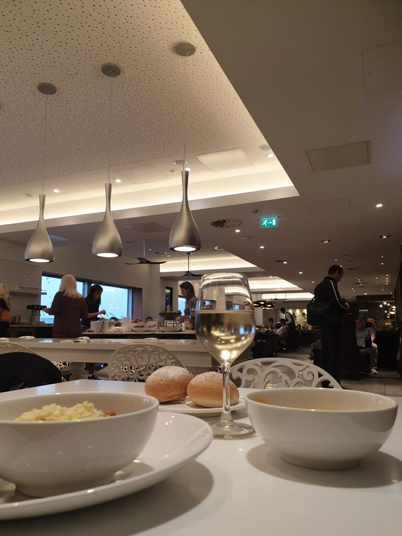 No1 Lounges