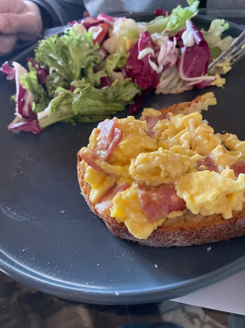 825 Eat + Coffee