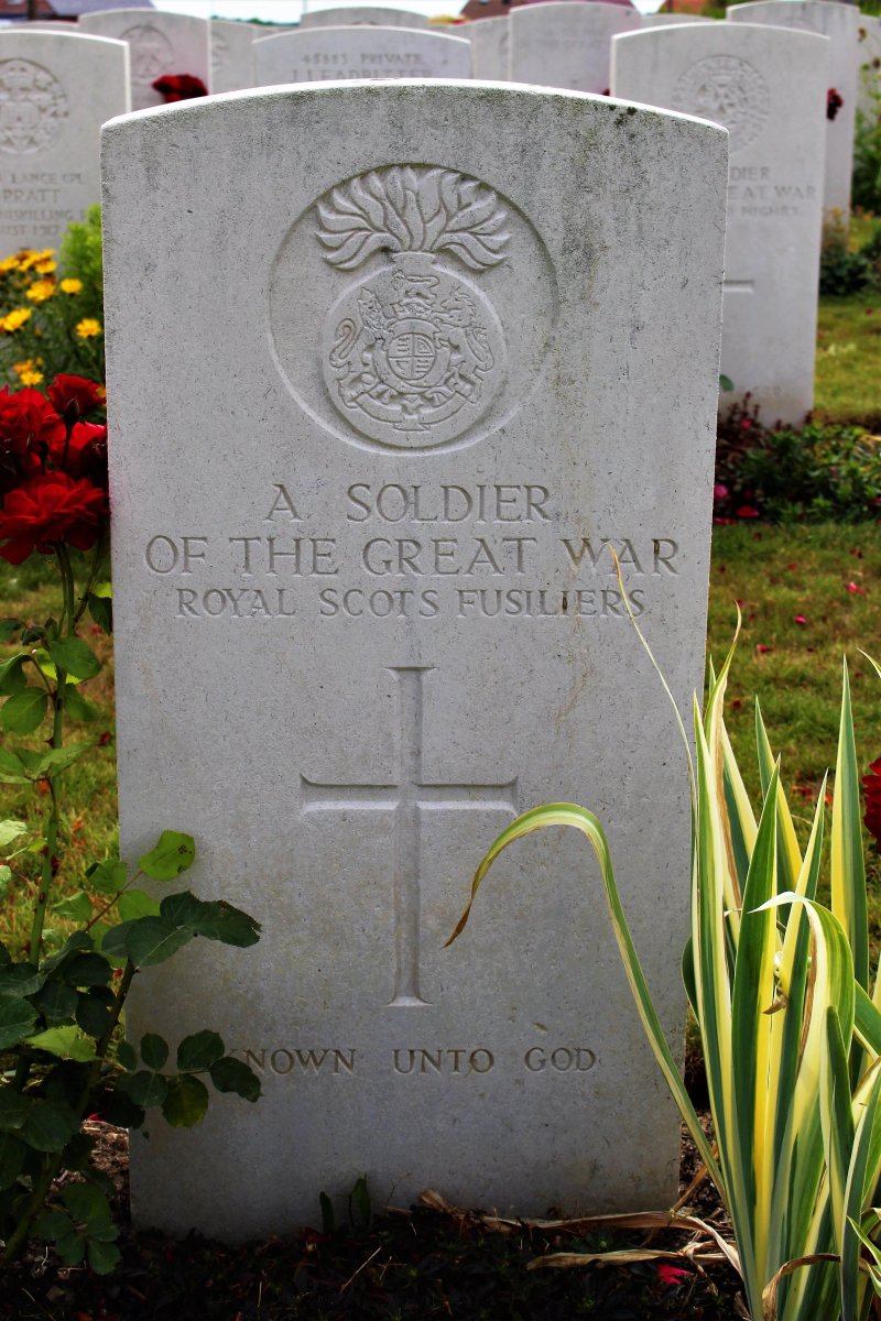 Dochy Farm New British Cemetery