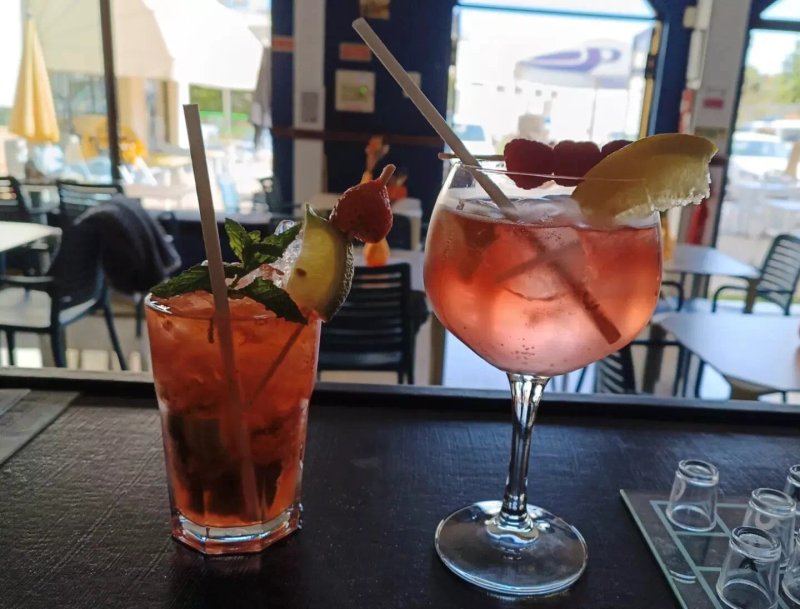 Pequena's Bar Alvor