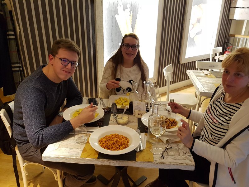 Adesso Pasta Car Ristorante