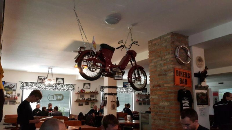 Penzion a Motobar Bravantice
