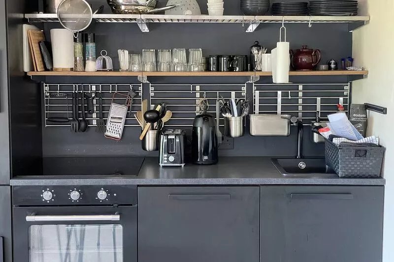 PRETTY, COSY COTTAGE FOR 2 - 4 NEAR SOUTH COAST, BEAUTIFUL QUIET LOCATION