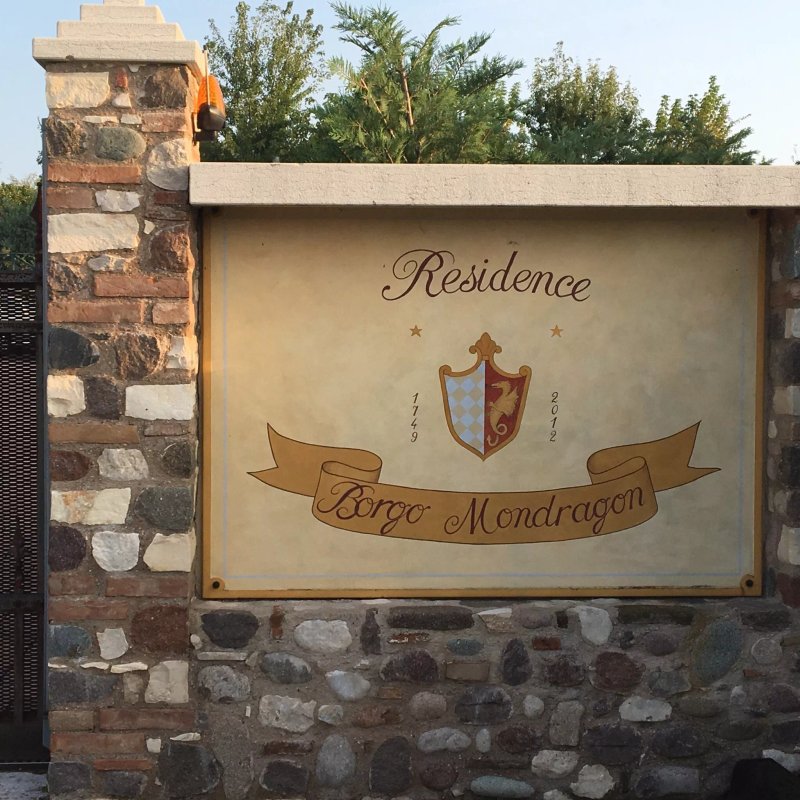 Residence Borgo Mondragon