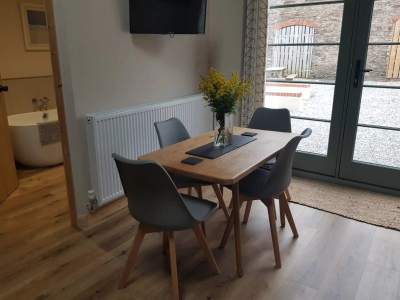 North Thorne Cottages And Glamping