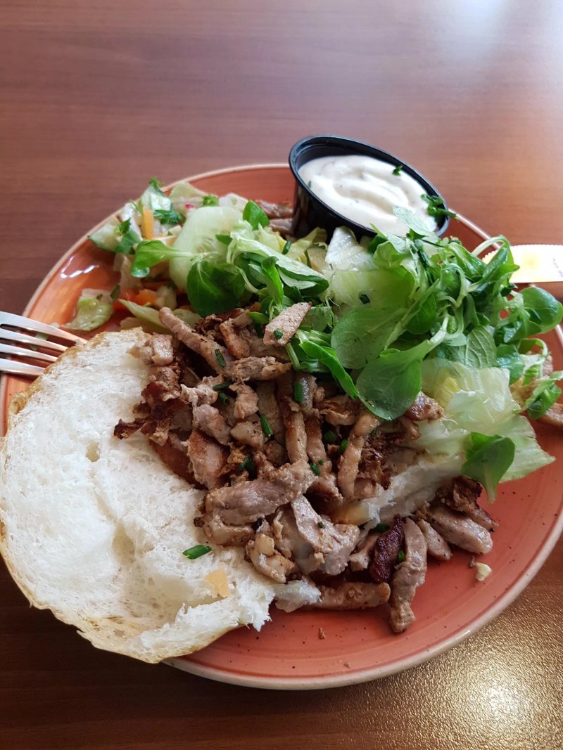 Cafetaria Lunchroom Emmy