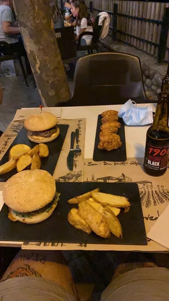 La Barranca Cafe & Bar
