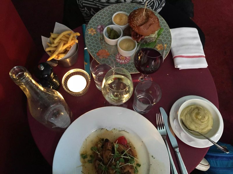 Le Bar Grill Francais