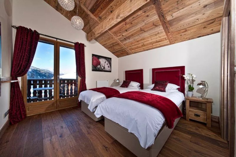 Chalet Pleney - Woodlands Chalets