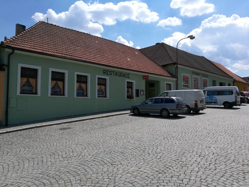 Restaurace u Kostela