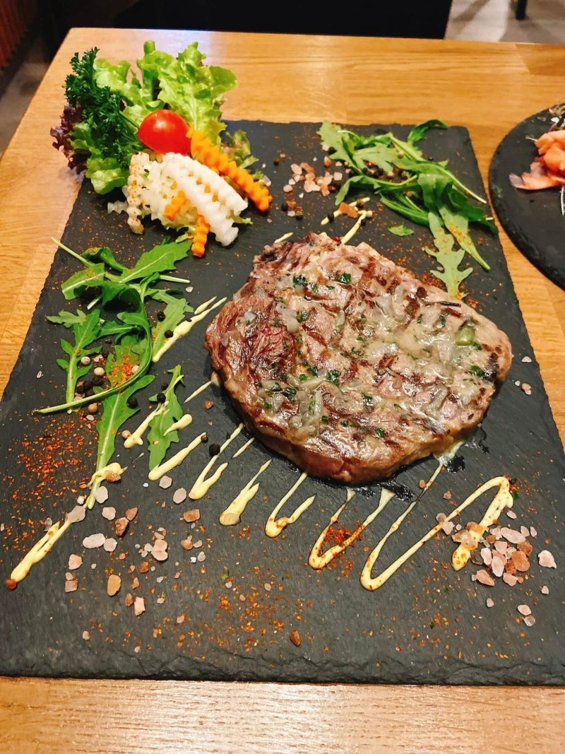 Vian Cuisine & Sushi Bar