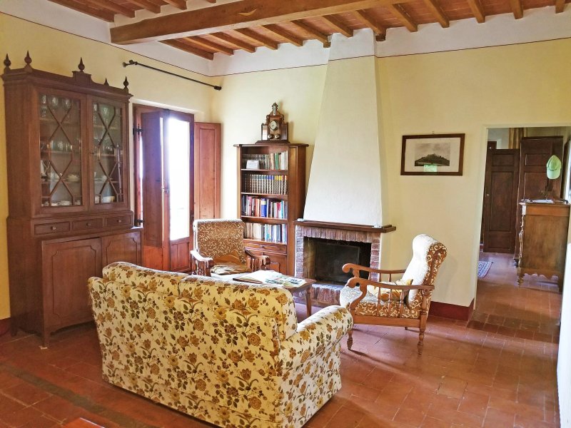 Politian Apartments