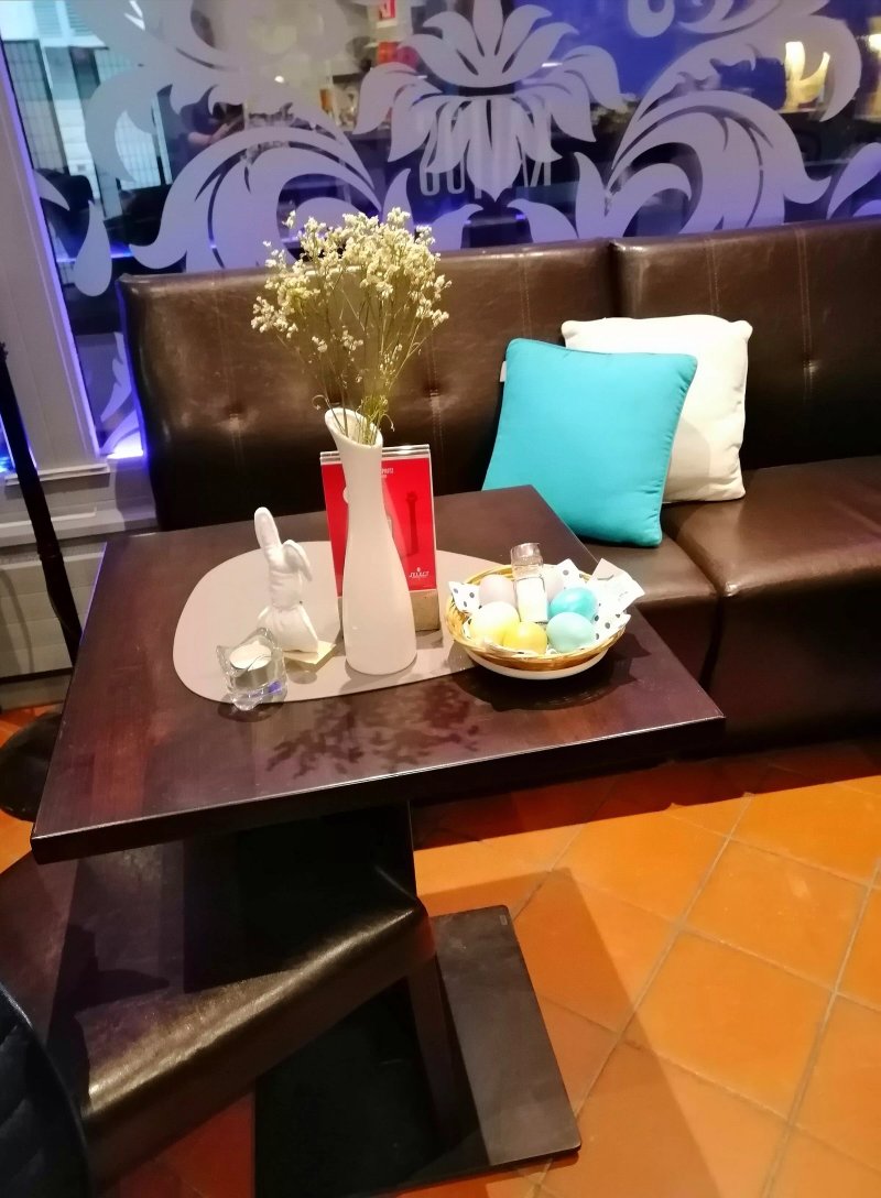 Is(s)so Bistro, Cafe, Bar