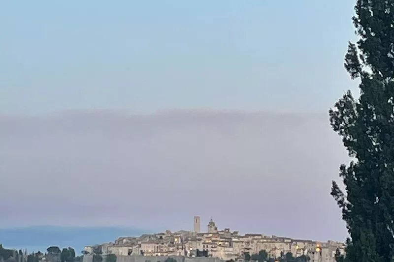 Spacious artistic Provençal villa with stunning views of St Paul de Vence