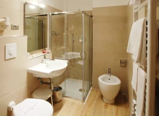 Carlton Hotel