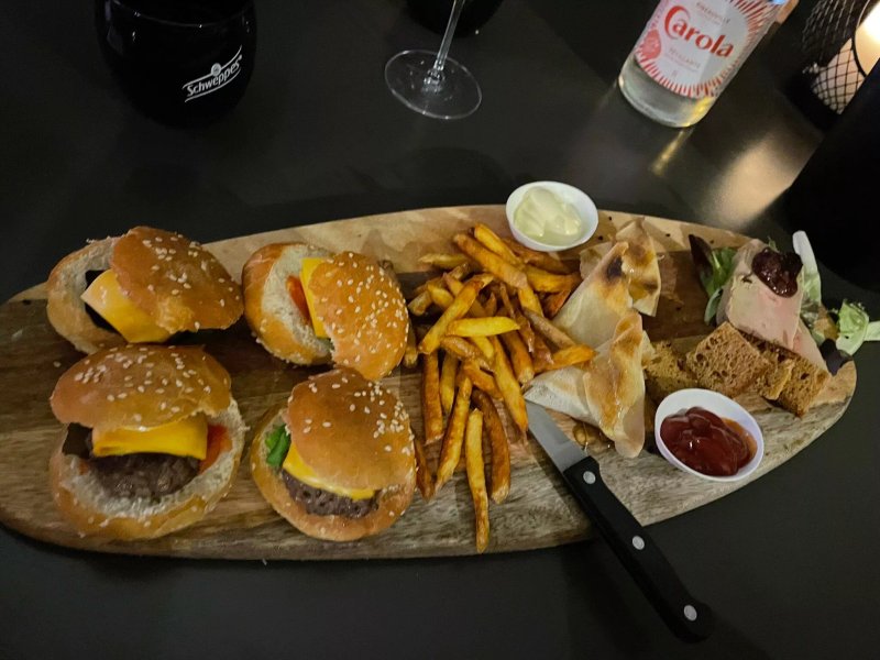 Le Before Food And Wine Bar