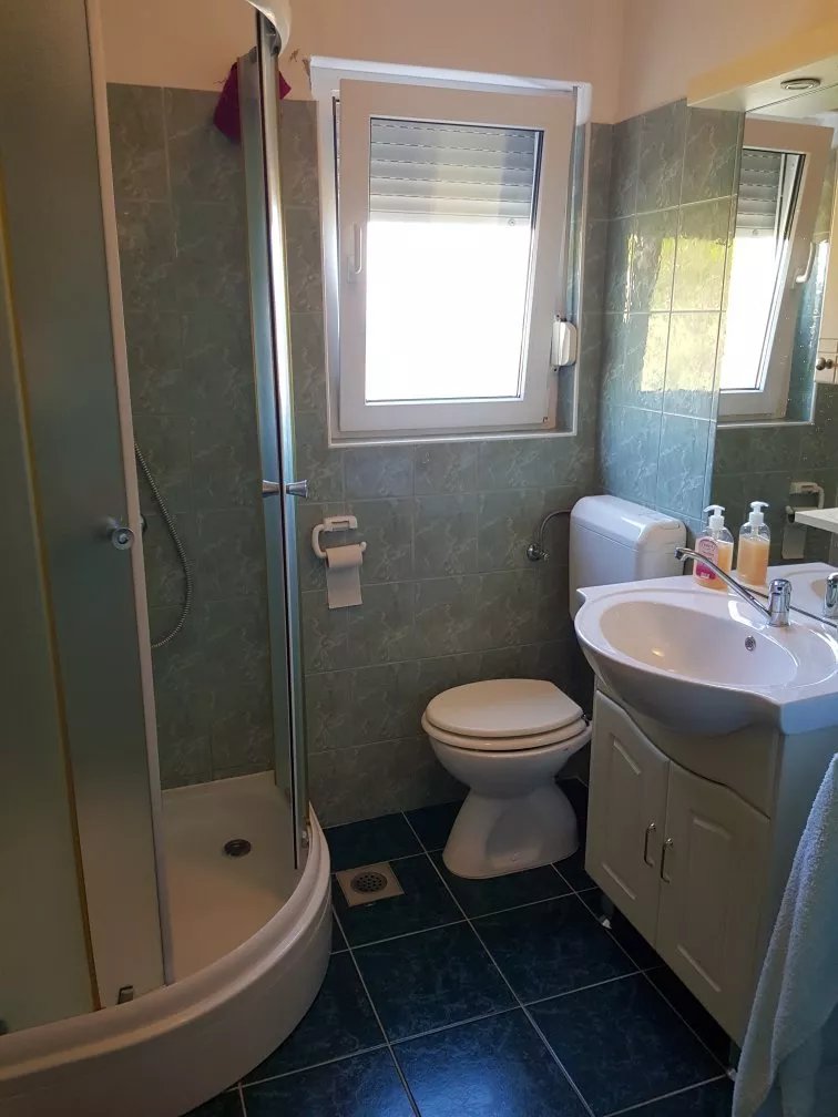 Apartments Tisno