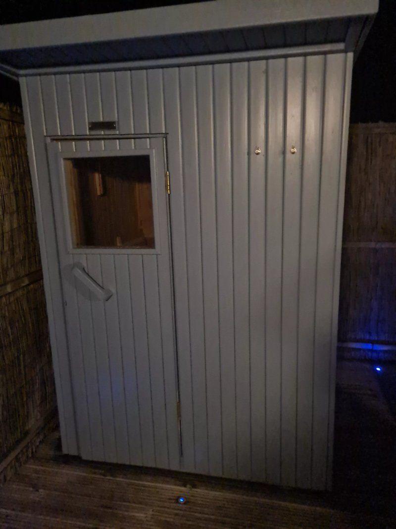 Weybread Lakes Log Cabin Holidays
