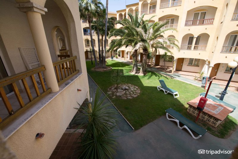 Apartamentos Turisticos Jardines del Plaza
