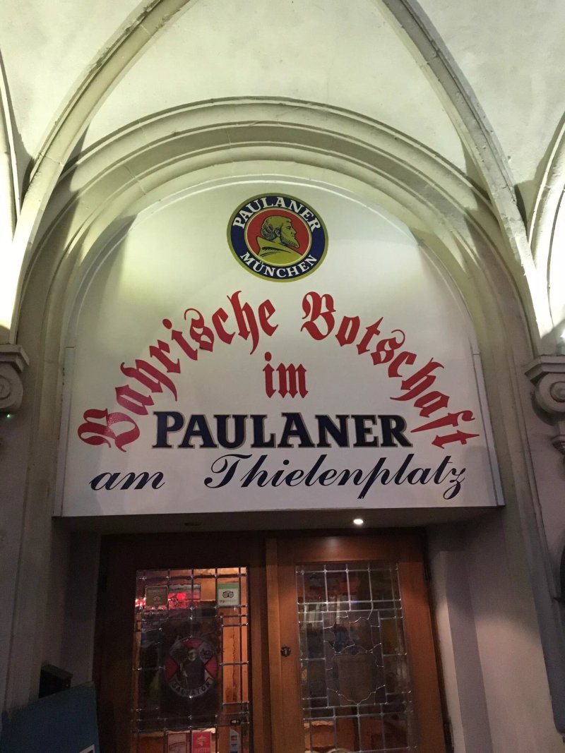 Bayerische Botschaft im Paulaner