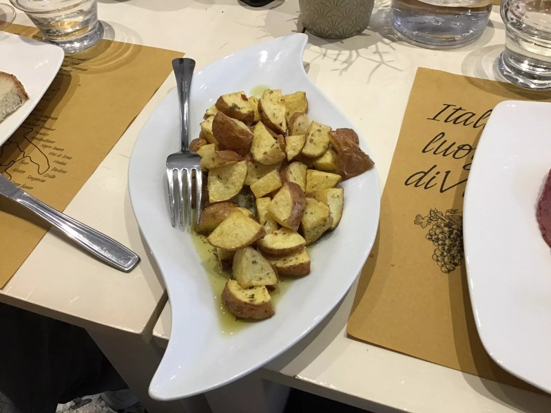 Il Cantiniere Del Bar Sport