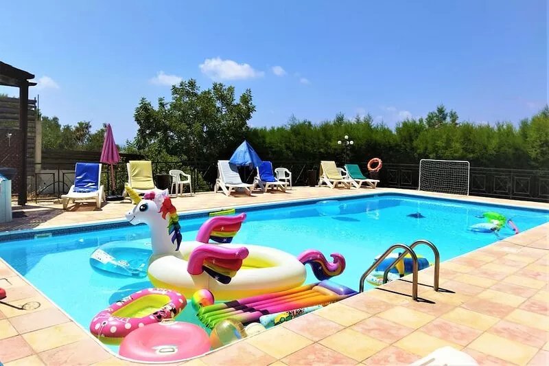 HAPPY DAYS!BOOK NOW YOUR DREAM HOLIDAYS AND GET FREE CAR,FREE AIR-CON,FREE WI-FI