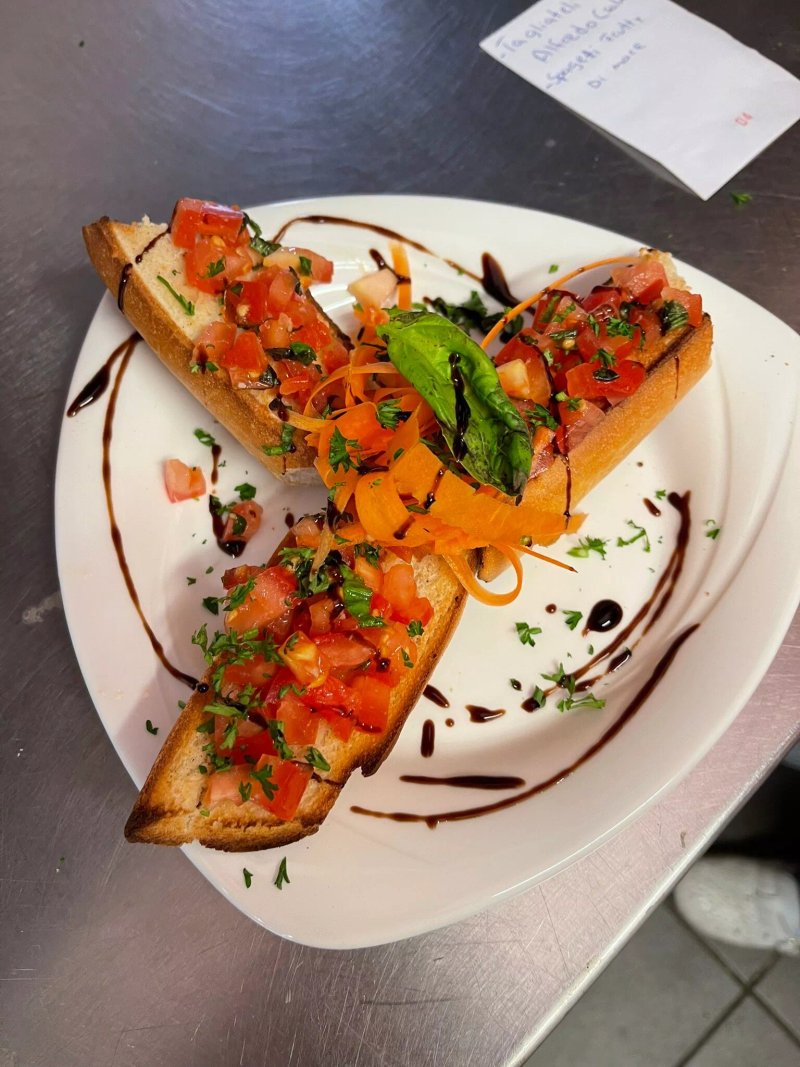 Mamma Mia Restaurant & Pizzeria