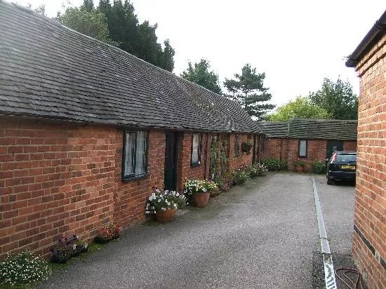 Bridge Farm Riverside Hotel