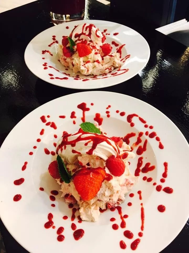 Henry's Cafe Bar