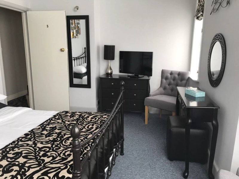 Castle Lodge Guest House