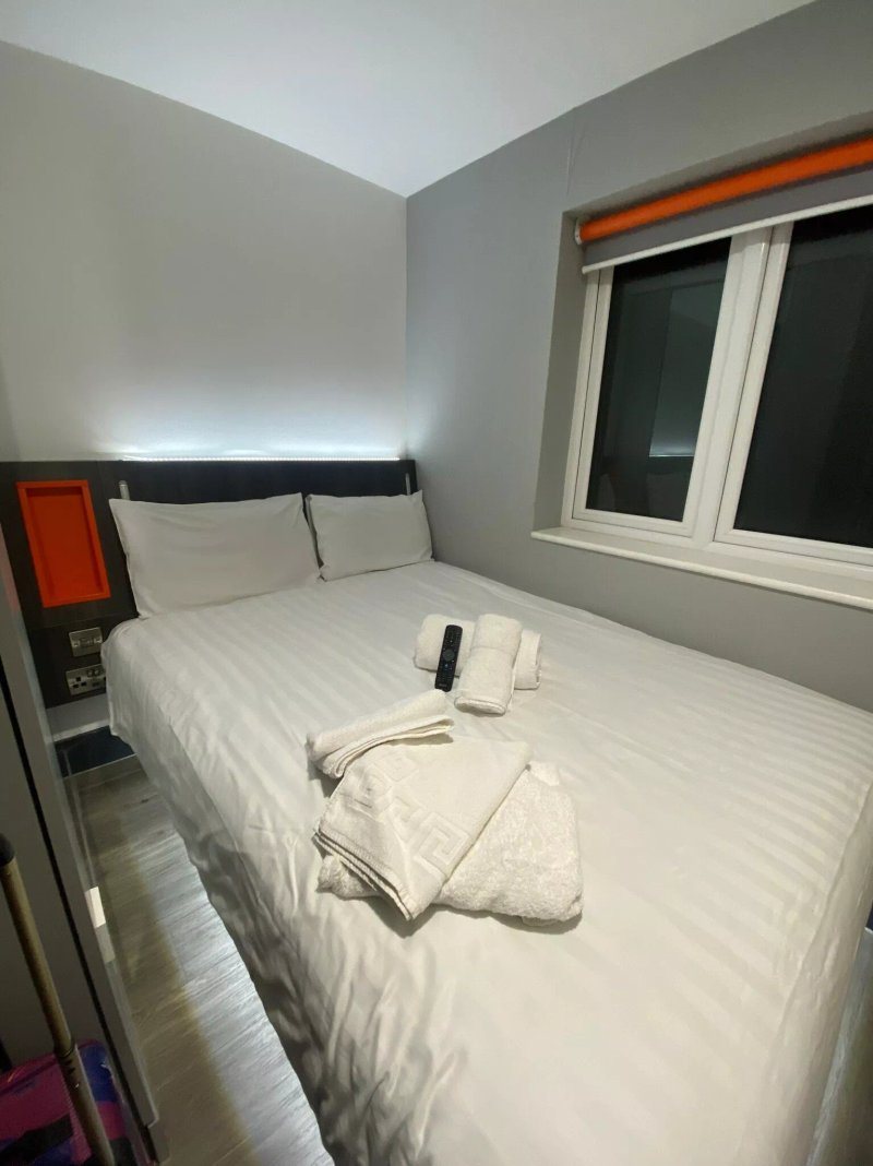 EasyHotel Reading