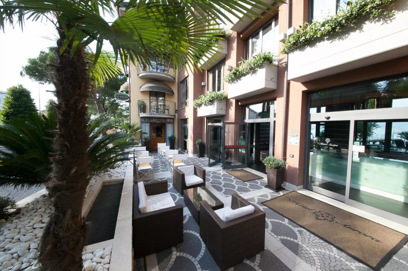 Hotel Aurora