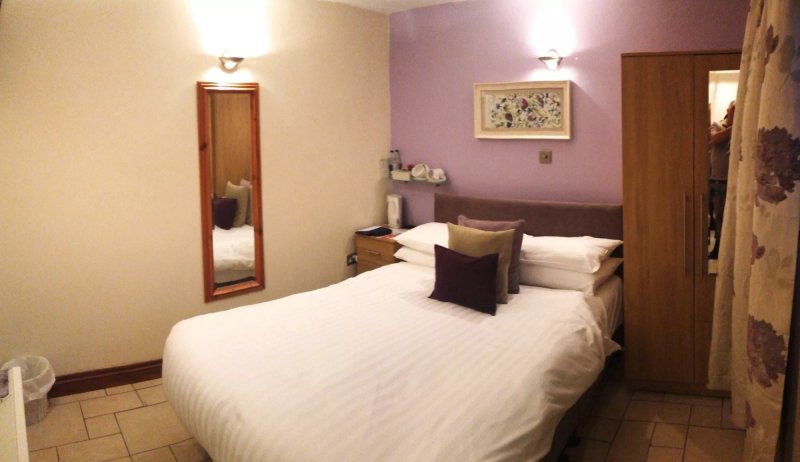 The Priory Tearooms With Rooms