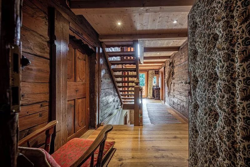Traditional 300yr old Tyrolean Chalet with Wellness & Billiards: 250m to skilift
