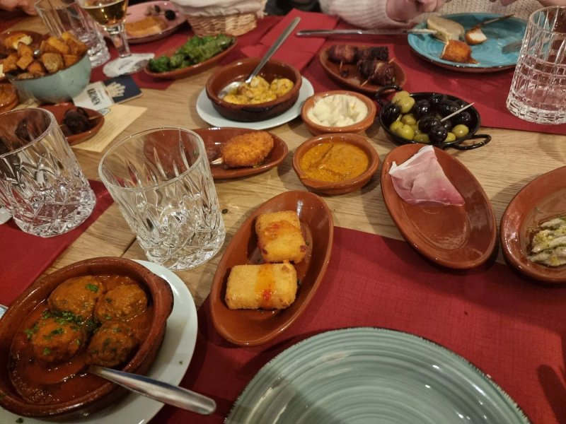 Tapas Jedermann`s