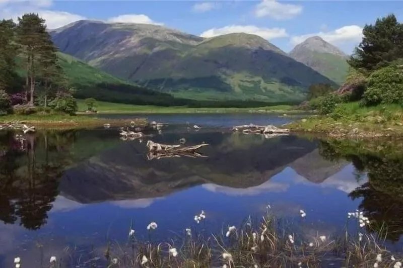 GLENCOE  FABULOUS  (TWO)  - 5 Star holiday cottages. Sleep 2 adults only