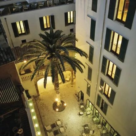 Petit Palace Hotel Tres