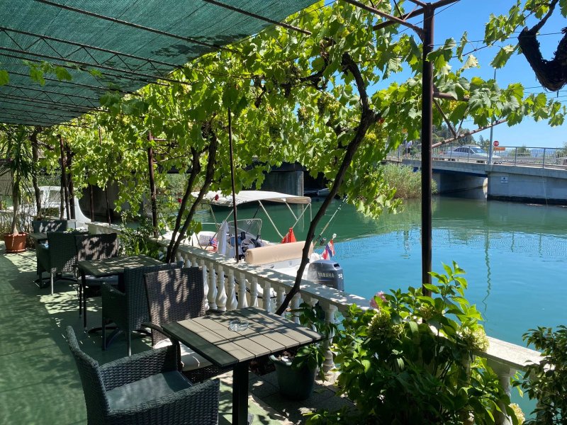 Caffe Bar Bistro M