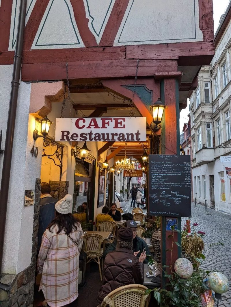 Cafe Bistro Noy