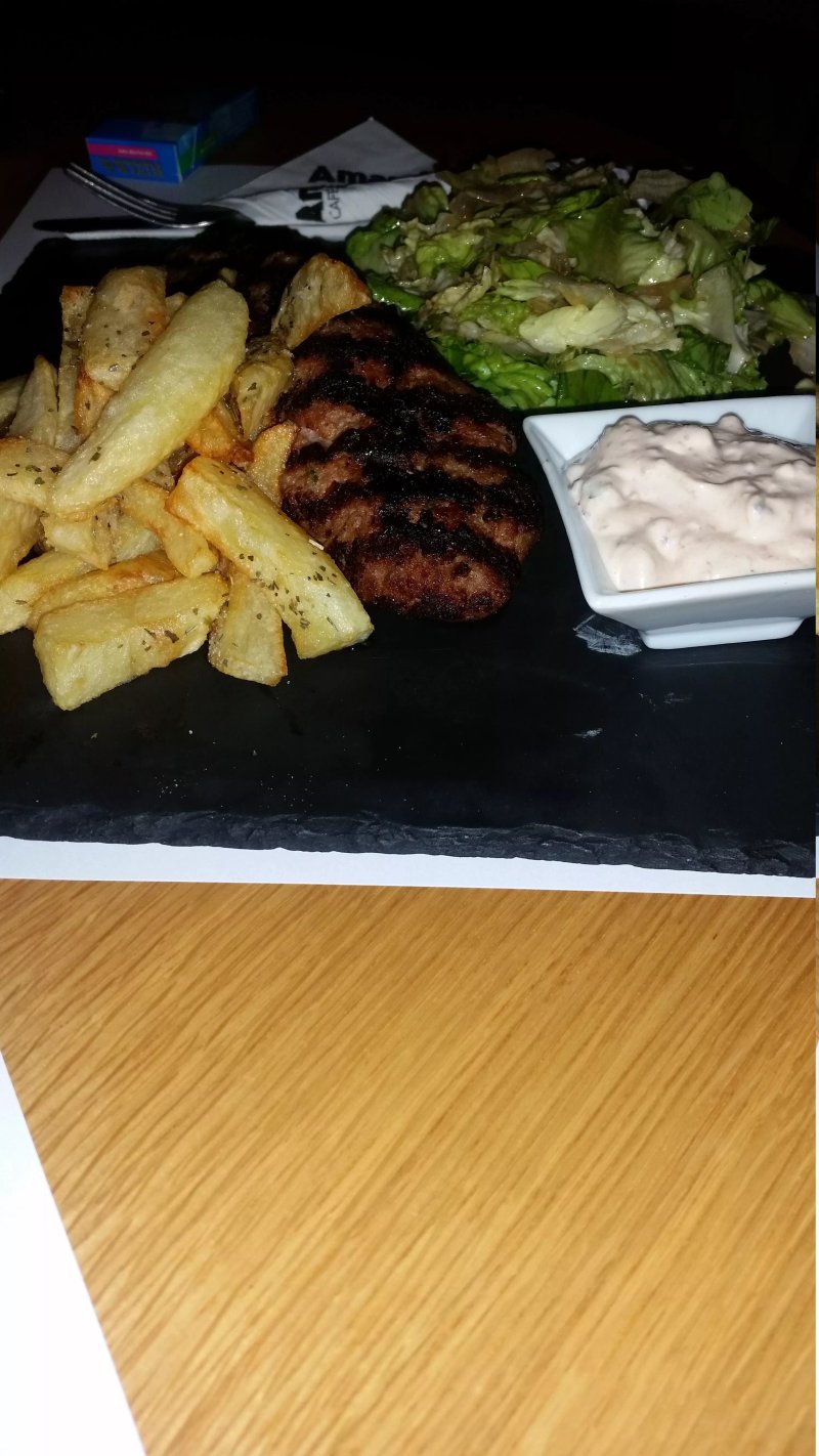 Amandi Bar Resto Cafe