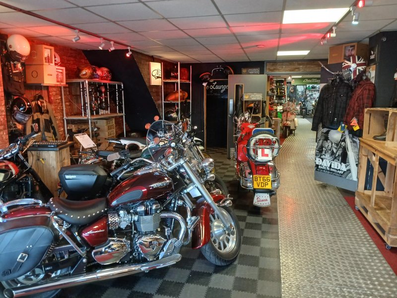 Upstairs at Chas Mann's