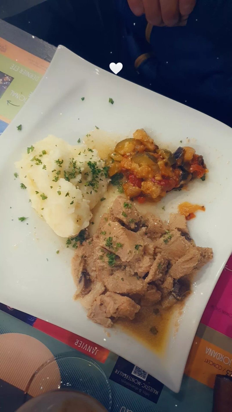restaurant Sucre' sale