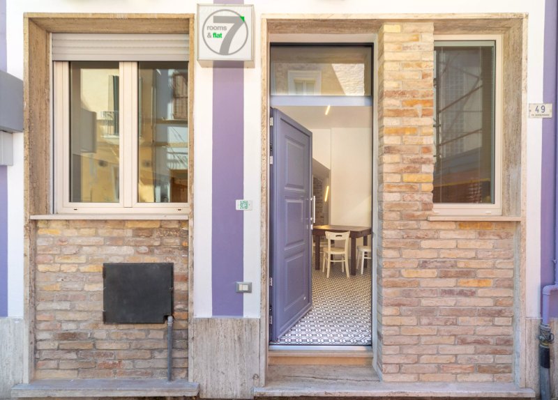 Seven Rooms & Flat
