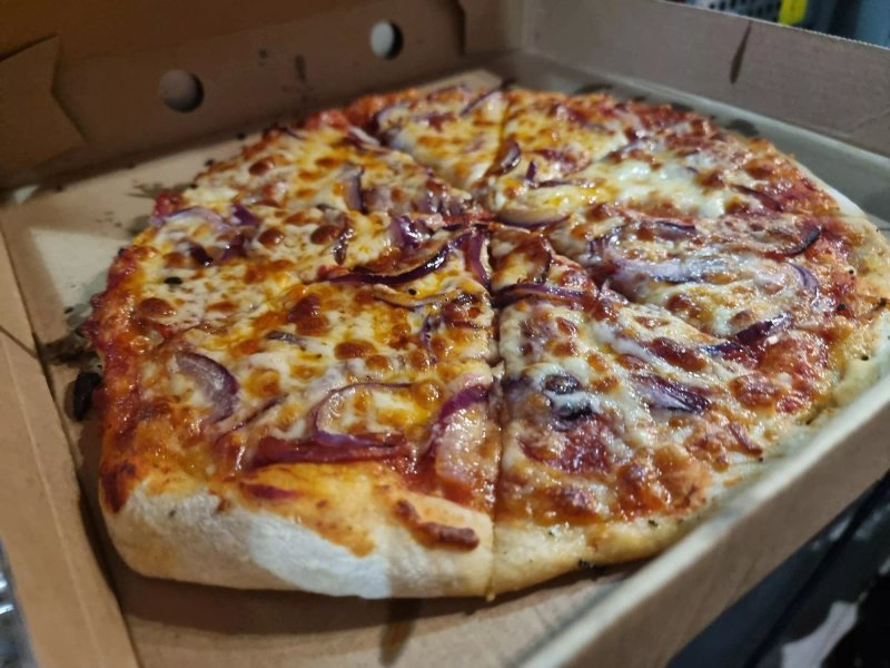 Larry's Pizzeria + Cafe Bar