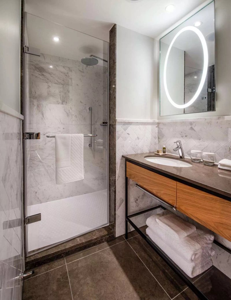 Lincoln Plaza London, Curio Collection By Hilton