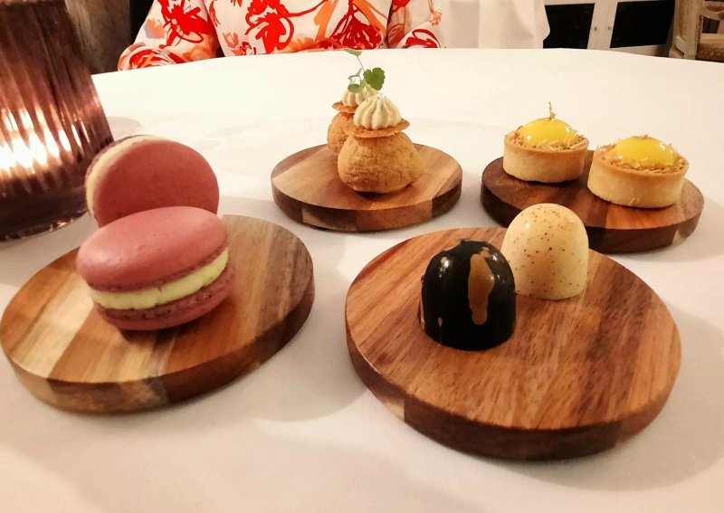 Gourmet Restaurant