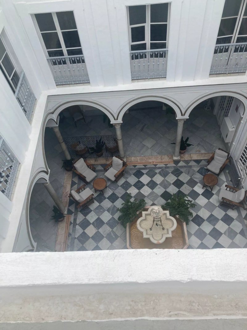 Simon Hotel